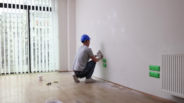 Best Mold Odor Removal Services  in Navarre, OH